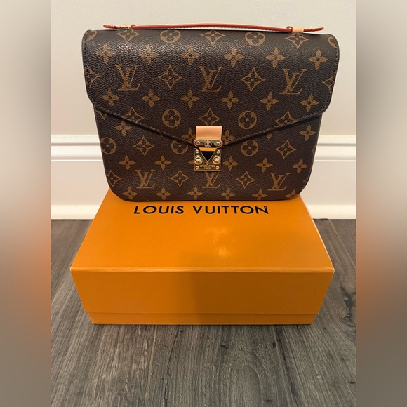 Louis Vuitton Brown and Gold Monogram Bag - Picture 1 of 11